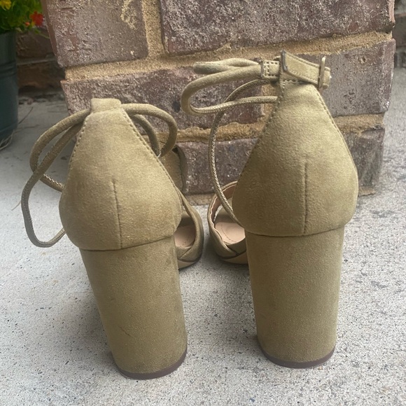 Green Suede Heels Sz 36 - Picture 6 of 13